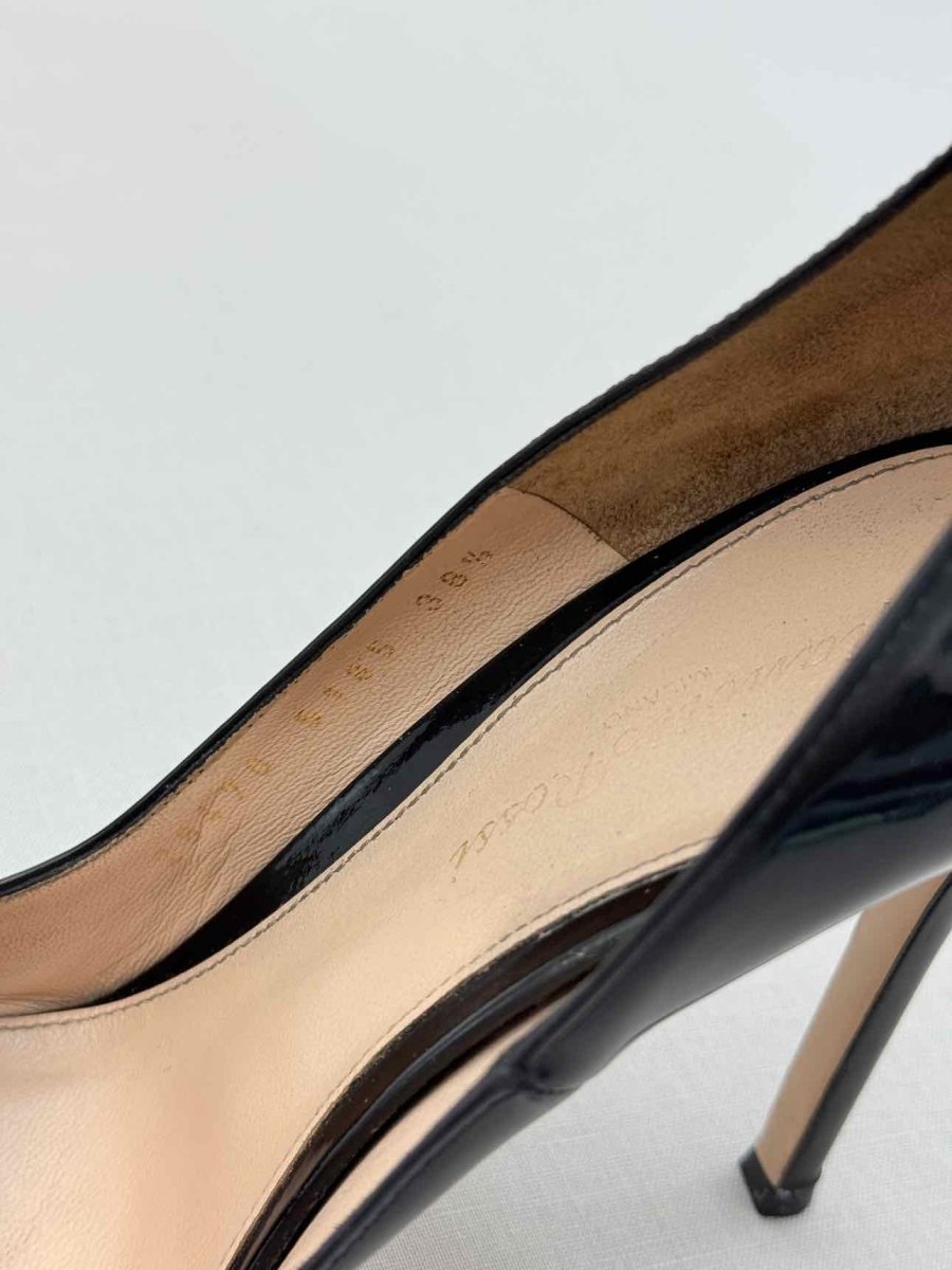 Pre - loved GIANVITO ROSSI Black Size EU 38.5 Pumps at Reems Closet