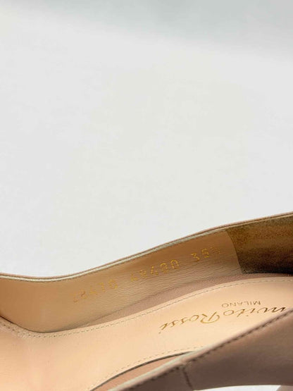 Pre-loved GIANVITO ROSSI Pointed Toe Beige Size EU 35.5 Pumps at Reems Closet