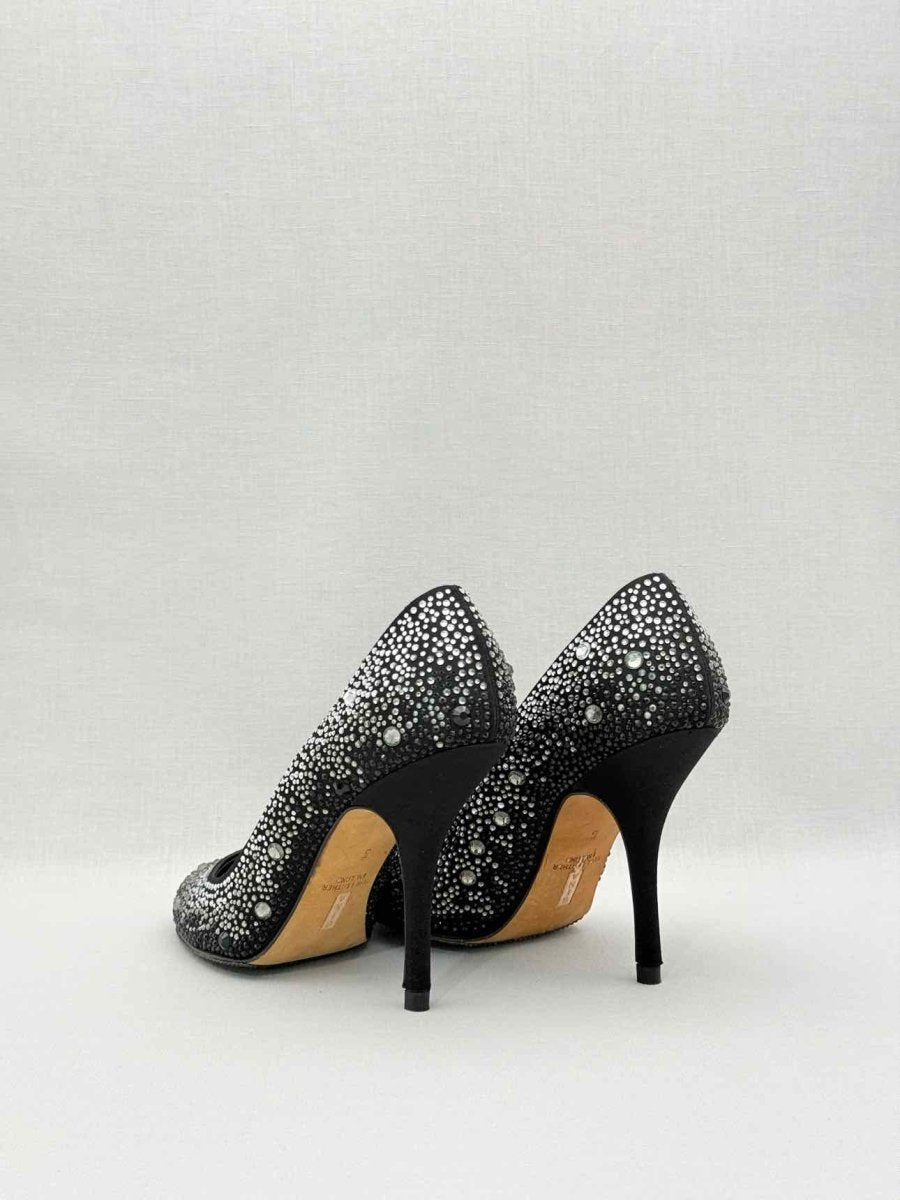 Pre-loved GINA Black Size EU 38 Pumps at Reems Closet