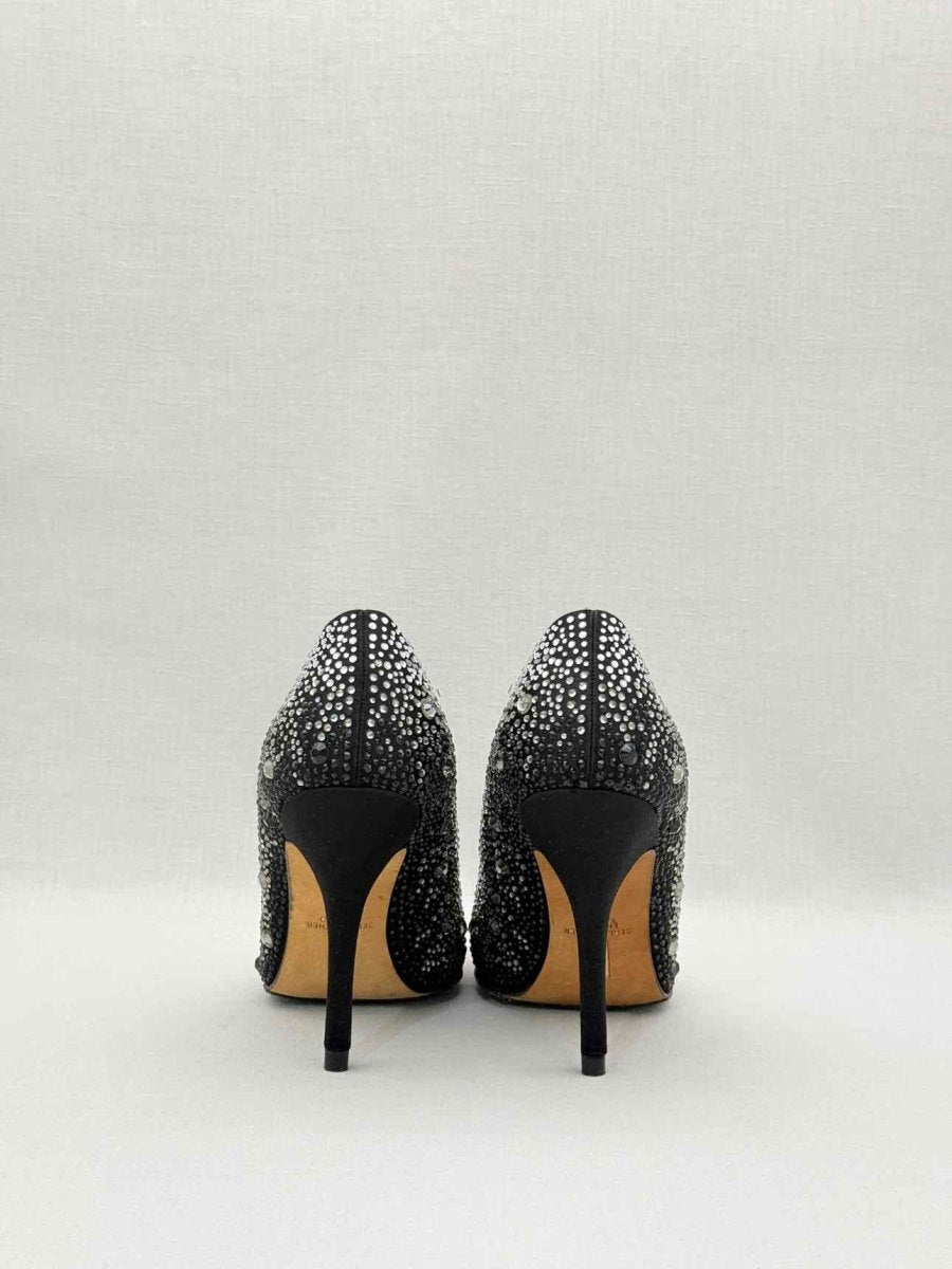 Pre-loved GINA Black Size EU 38 Pumps at Reems Closet