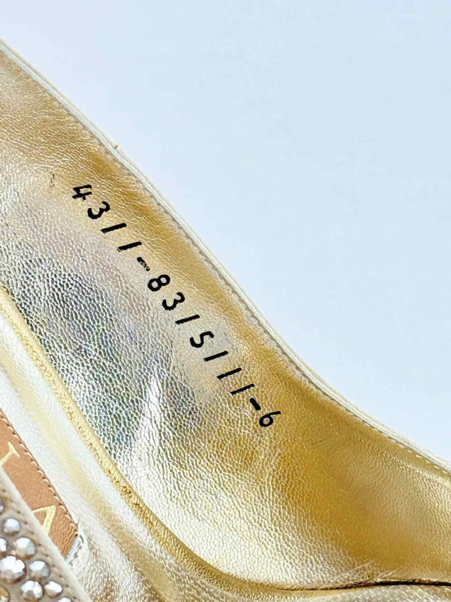 Pre - loved GINA Gold Size EU 39 Pumps at Reems Closet