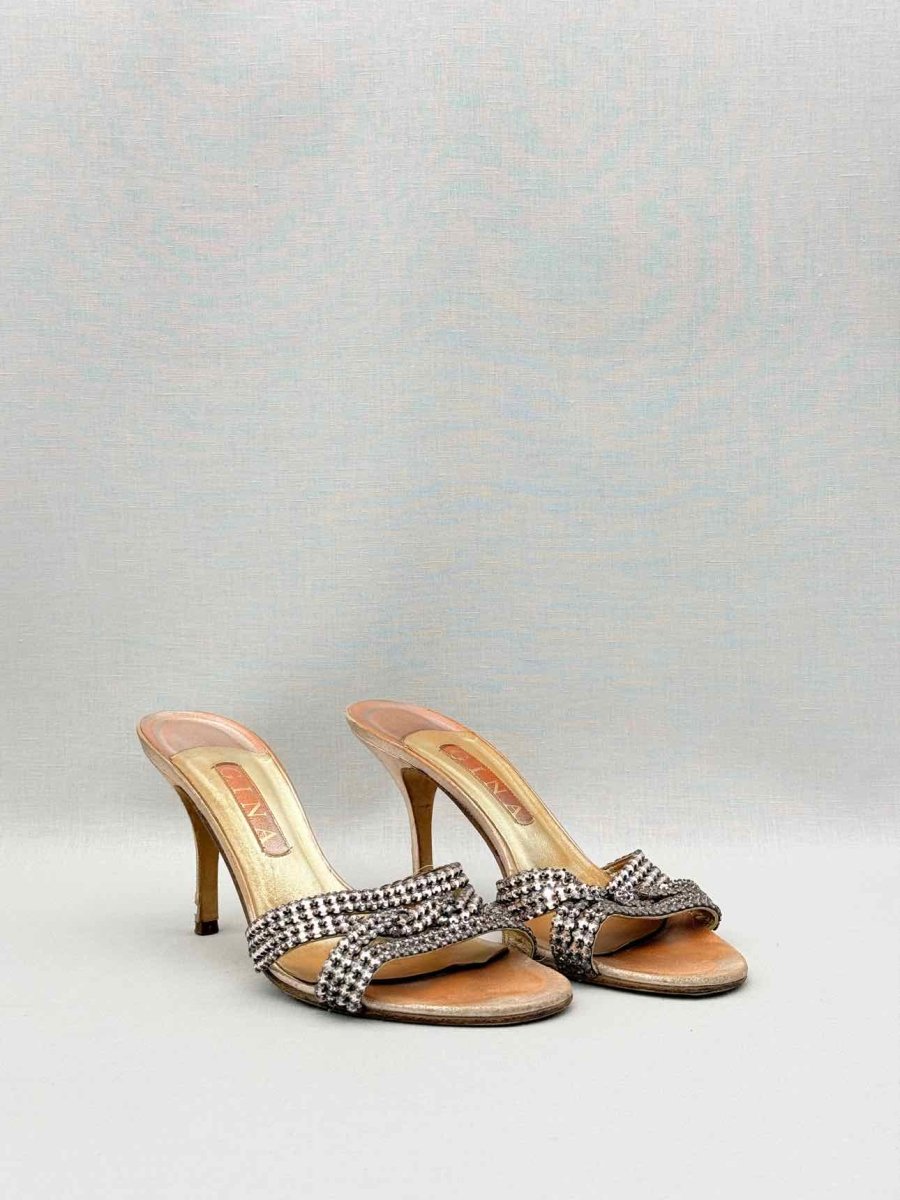 Pre-loved GINA Peach Size EU 39.5 Mules at Reems Closet