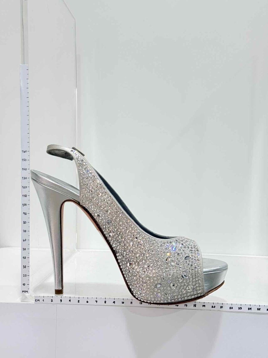 Pre-loved GINA Silver Size EU 40 Slingbacks at Reems Closet