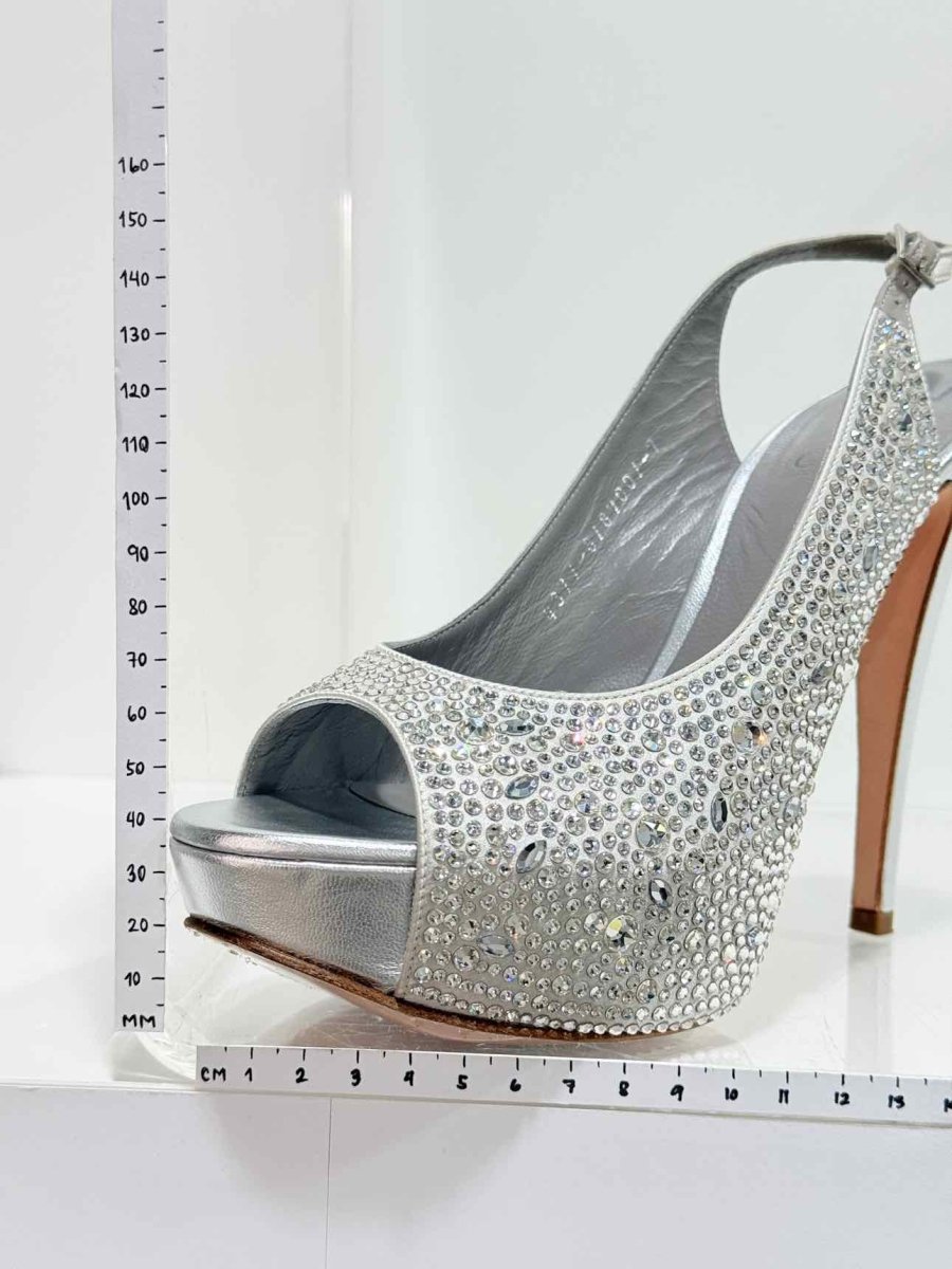 Pre-loved GINA Silver Size EU 40 Slingbacks at Reems Closet