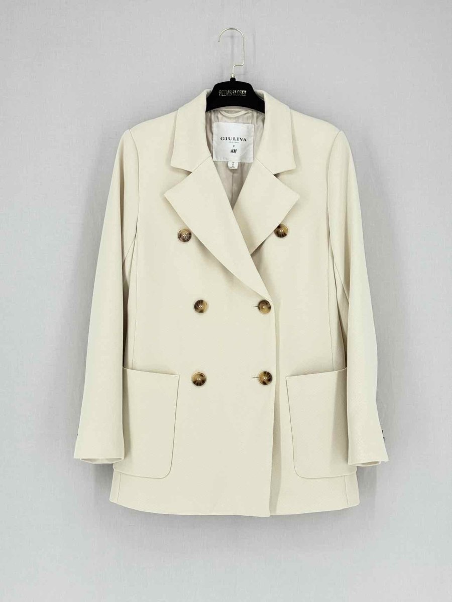 Pre - loved GIULIVA Beige Size Small Jacket & Pants Outfit at Reems Closet