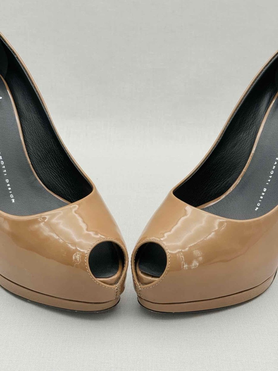 Pre - loved GIUSEPPE ZANOTTI Beige Oblique Size EU 39.5 Pumps at Reems Closet