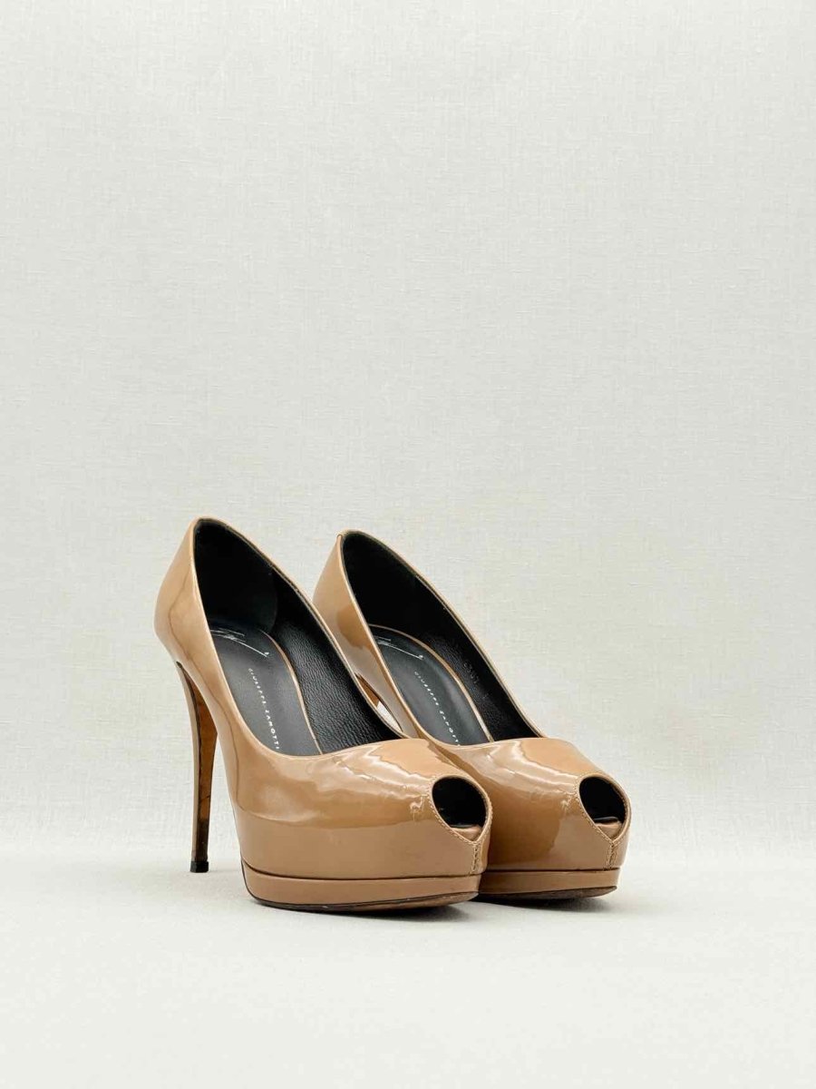Pre - loved GIUSEPPE ZANOTTI Beige Oblique Size EU 39.5 Pumps at Reems Closet