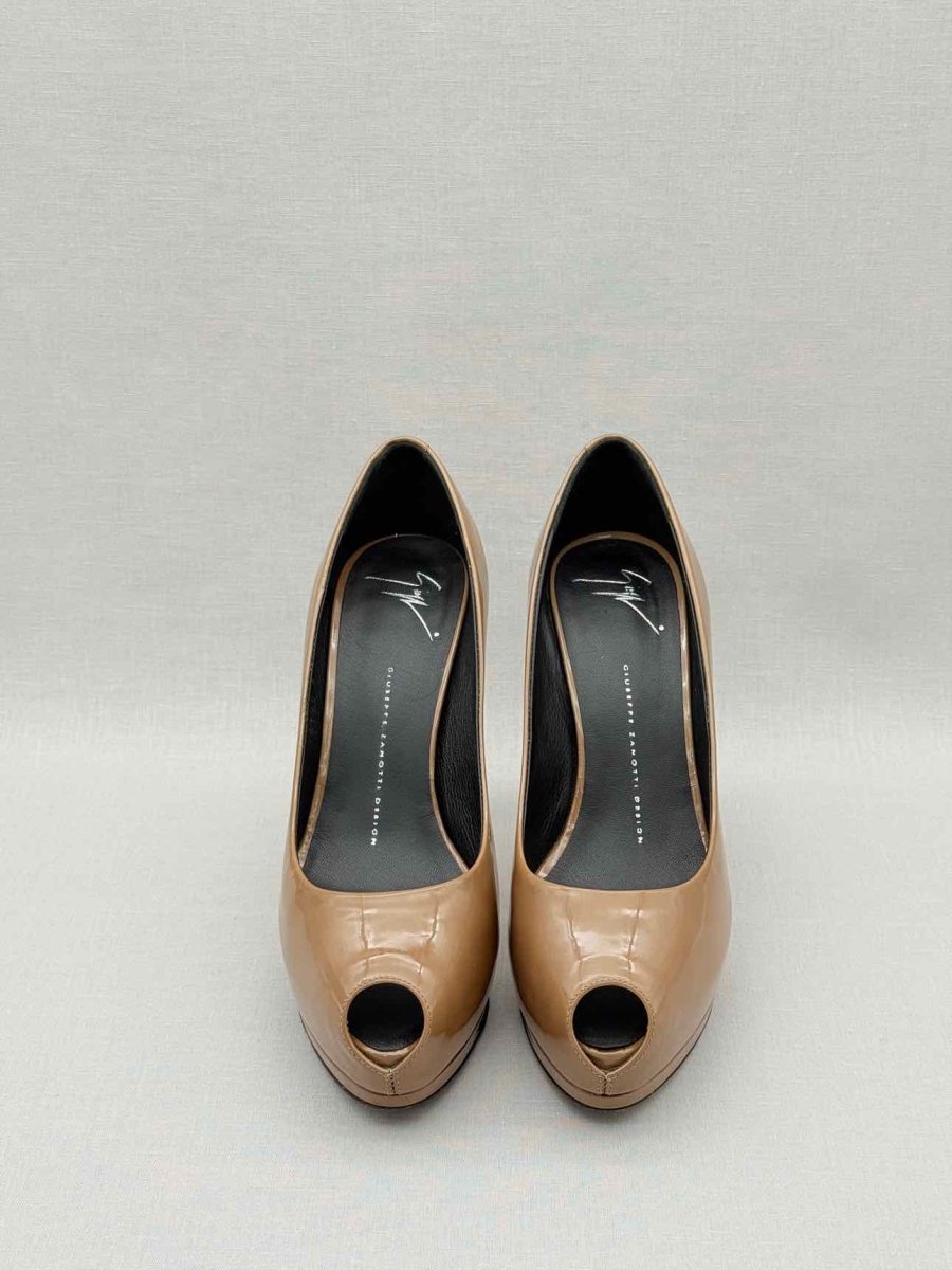 Pre - loved GIUSEPPE ZANOTTI Beige Oblique Size EU 39.5 Pumps at Reems Closet