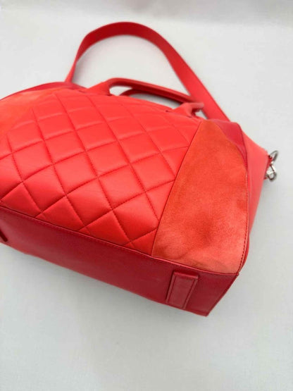 Pre-loved GIVENCHY Antigona Red Quilted Satchel at Reems Closet