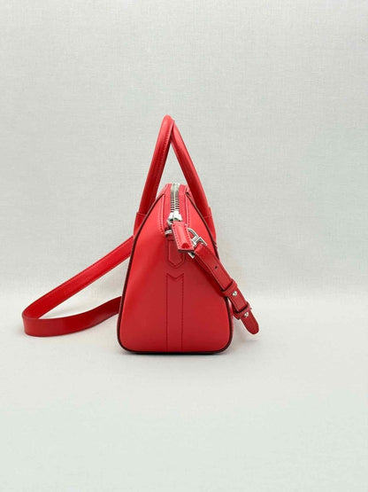 Pre-loved GIVENCHY Antigona Red Top Handle at Reems Closet