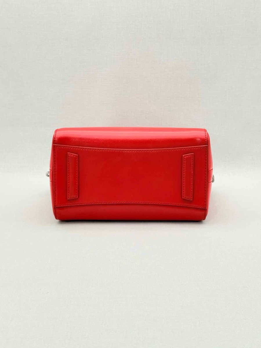 Pre-loved GIVENCHY Antigona Red Top Handle at Reems Closet