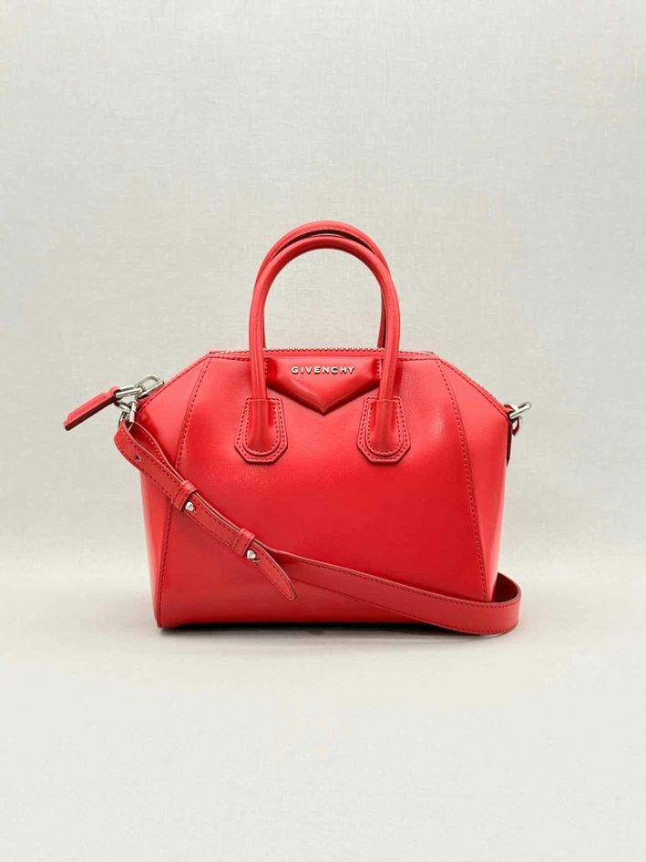 Pre-loved GIVENCHY Antigona Red Top Handle at Reems Closet