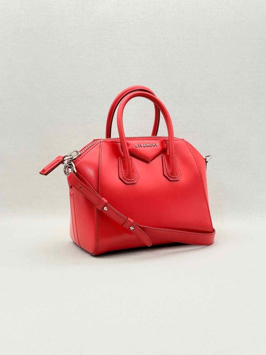 Pre-loved GIVENCHY Antigona Red Top Handle at Reems Closet