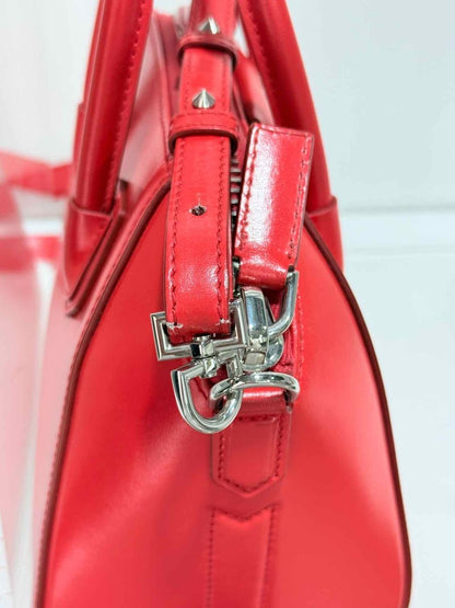 Pre-loved GIVENCHY Antigona Red Top Handle at Reems Closet