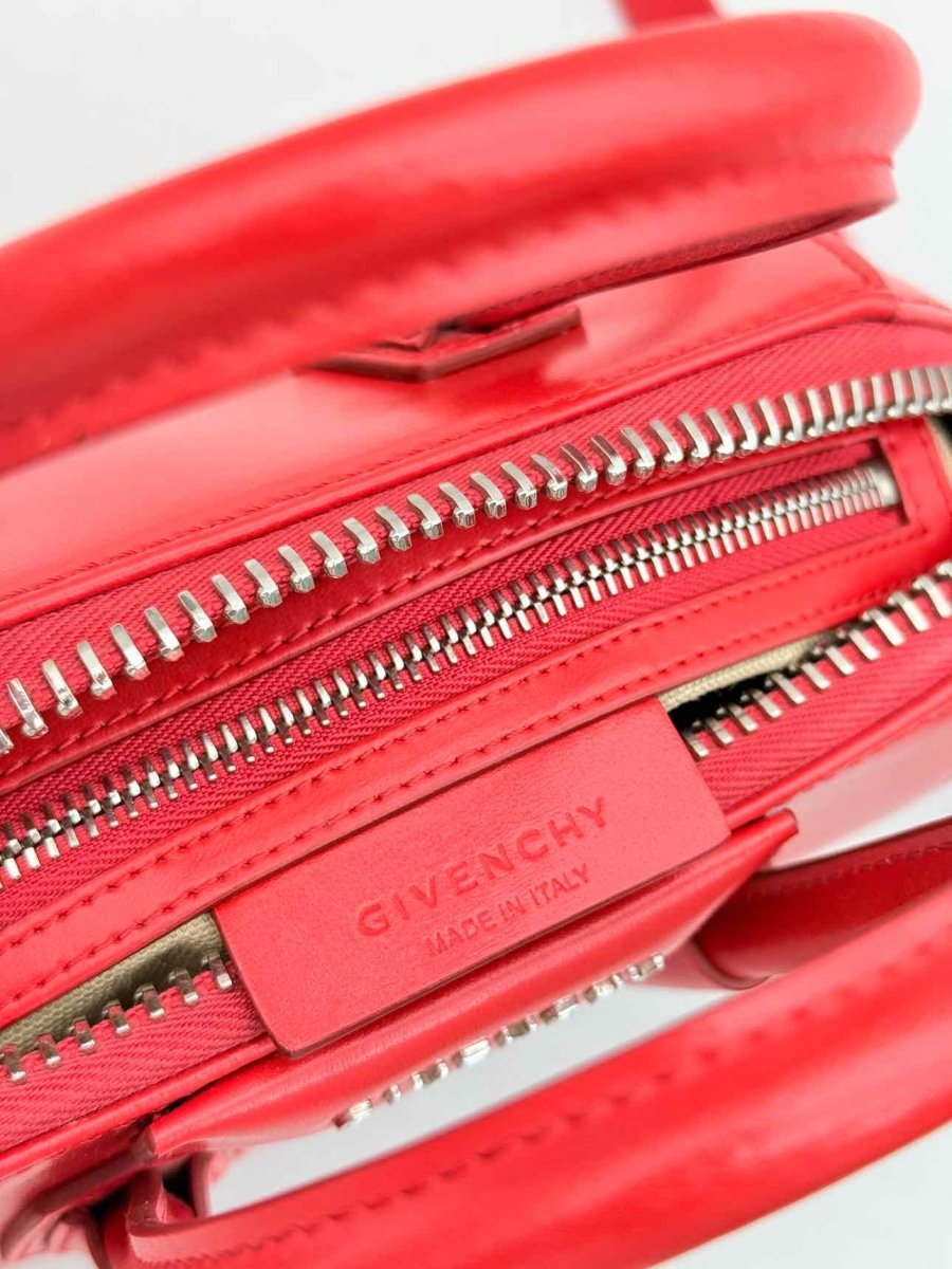 Pre-loved GIVENCHY Antigona Red Top Handle at Reems Closet