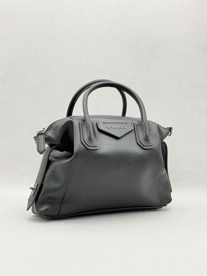 Pre-loved GIVENCHY Soft Antigona Black Top Handle at Reems Closet