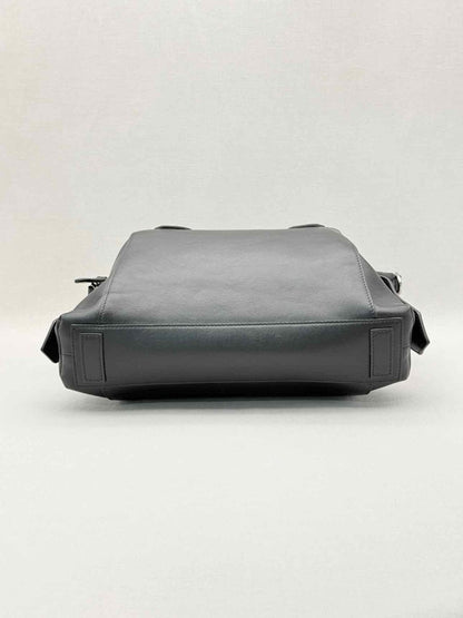 Pre-loved GIVENCHY Soft Antigona Black Top Handle at Reems Closet