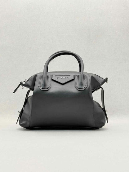 Pre-loved GIVENCHY Soft Antigona Black Top Handle at Reems Closet