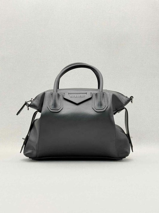 Pre-loved GIVENCHY Soft Antigona Black Top Handle at Reems Closet