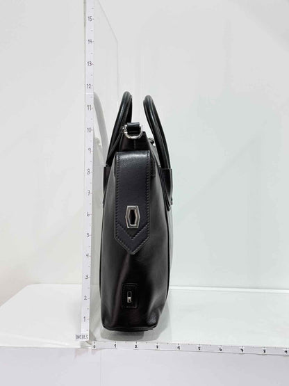 Pre-loved GIVENCHY Soft Antigona Black Top Handle at Reems Closet