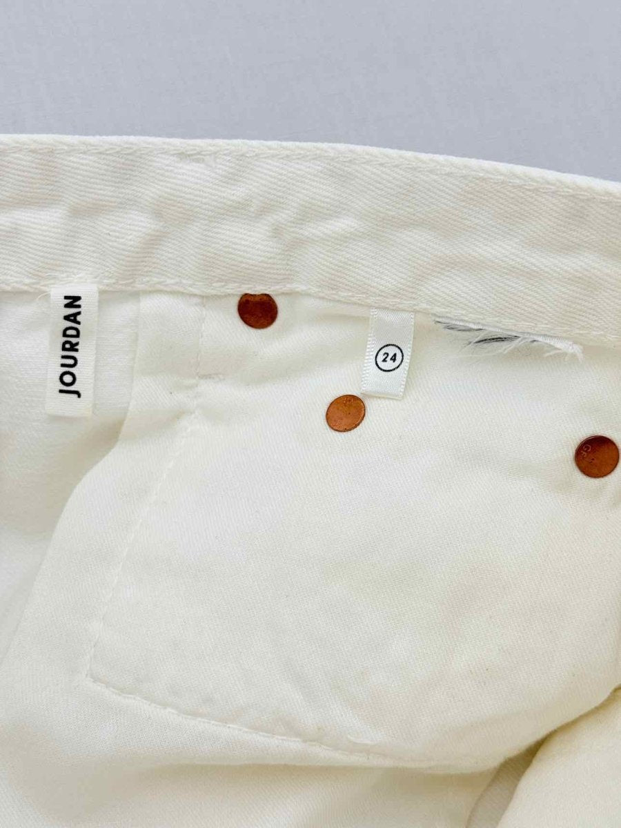 Pre - loved GRLFRND White Size 24 Shorts at Reems Closet