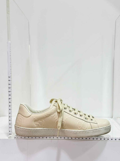 Pre-loved GUCCI Ace Cream GG Embossed Size EU 39 Sneakers at Reems Closet