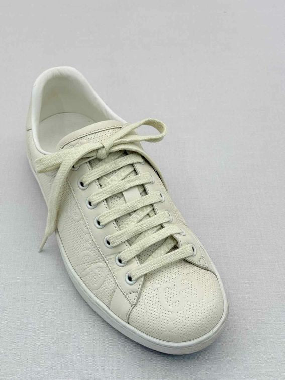 Pre-loved GUCCI Ace Cream GG Embossed Size EU 39 Sneakers at Reems Closet