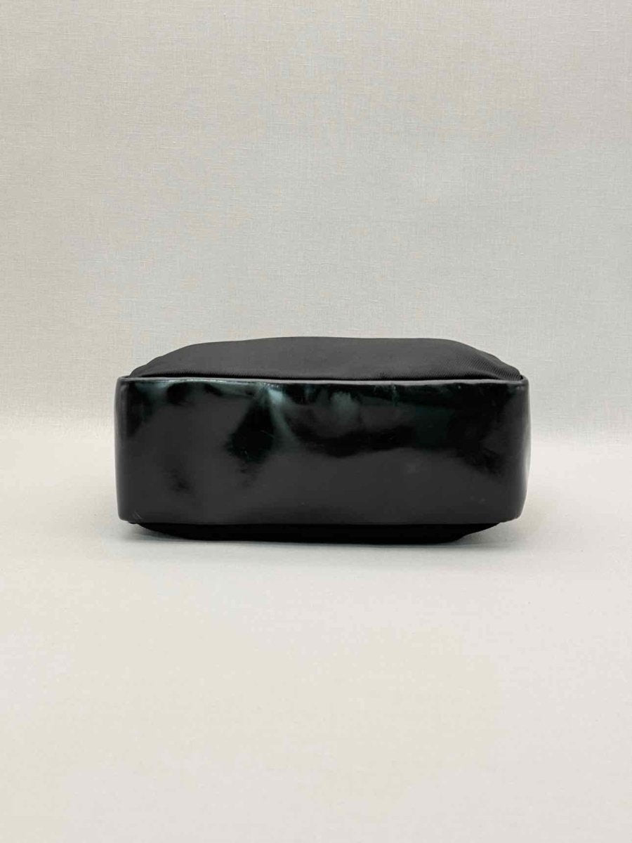 Pre-loved GUCCI Bamboo Black Top Handle at Reems Closet