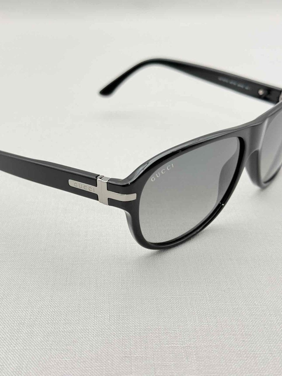 Pre-loved GUCCI Black Sunglasses at Reems Closet