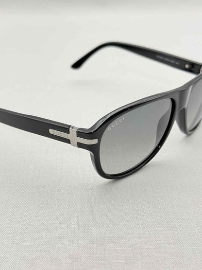 Pre-loved GUCCI Black Sunglasses at Reems Closet