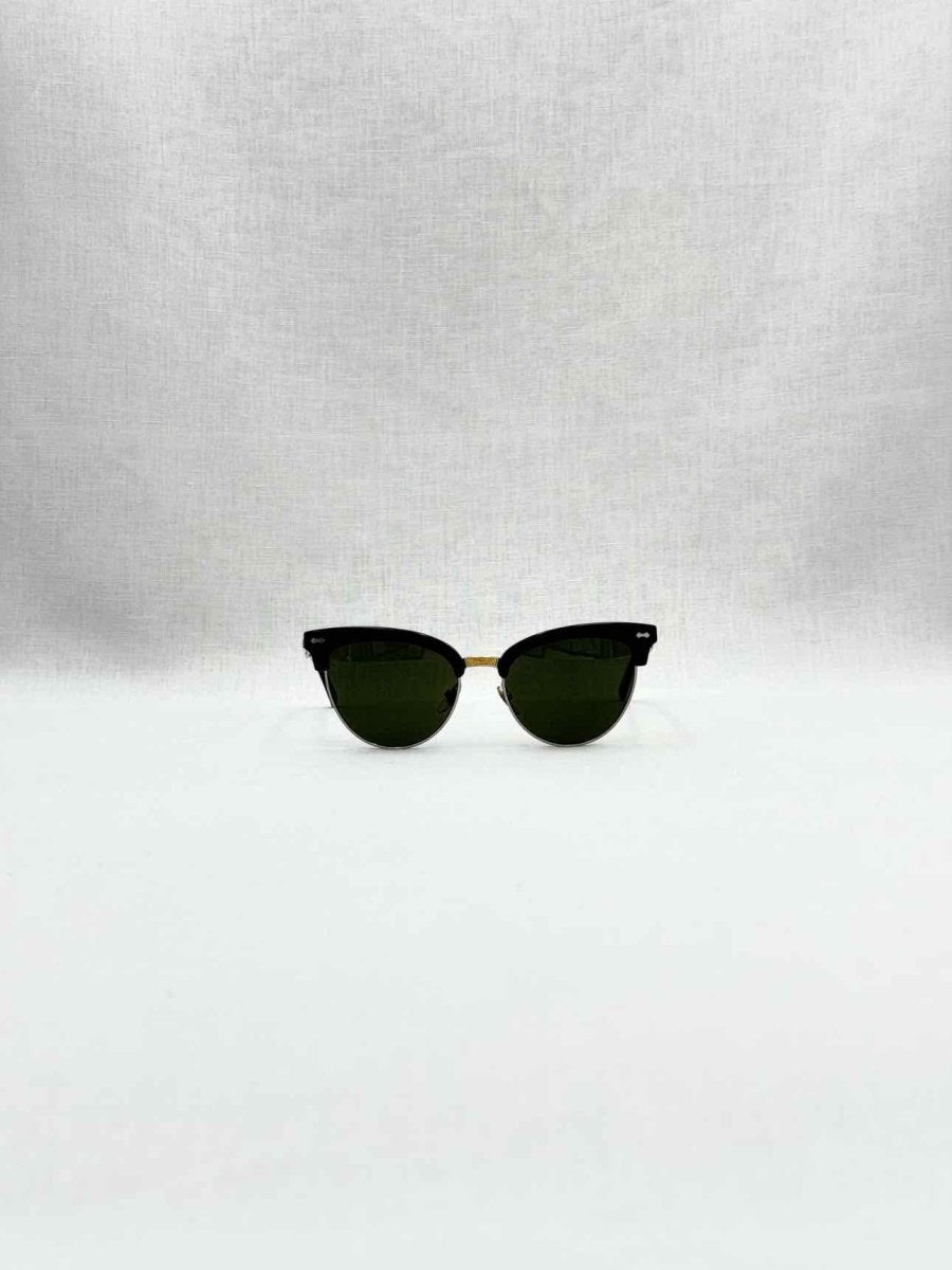 Pre - loved GUCCI Black Sunglasses at Reems Closet
