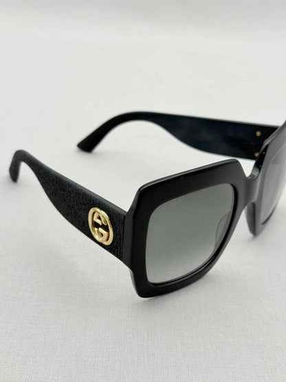 Pre - loved GUCCI Black Sunglasses at Reems Closet