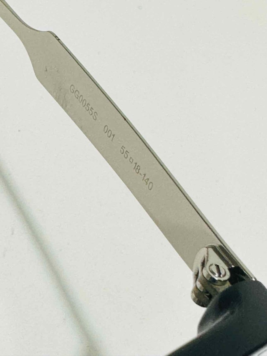 Pre - loved GUCCI Black Sunglasses at Reems Closet