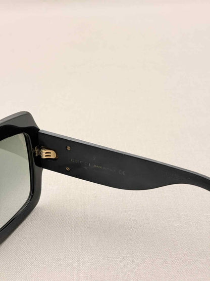 Pre - loved GUCCI Black Sunglasses at Reems Closet