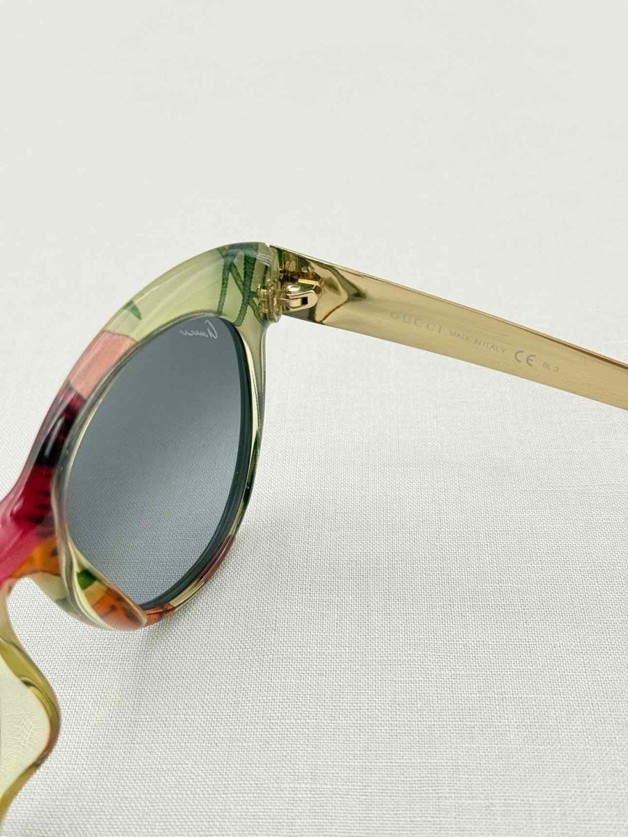 Pre-loved GUCCI Black Sunglasses at Reems Closet