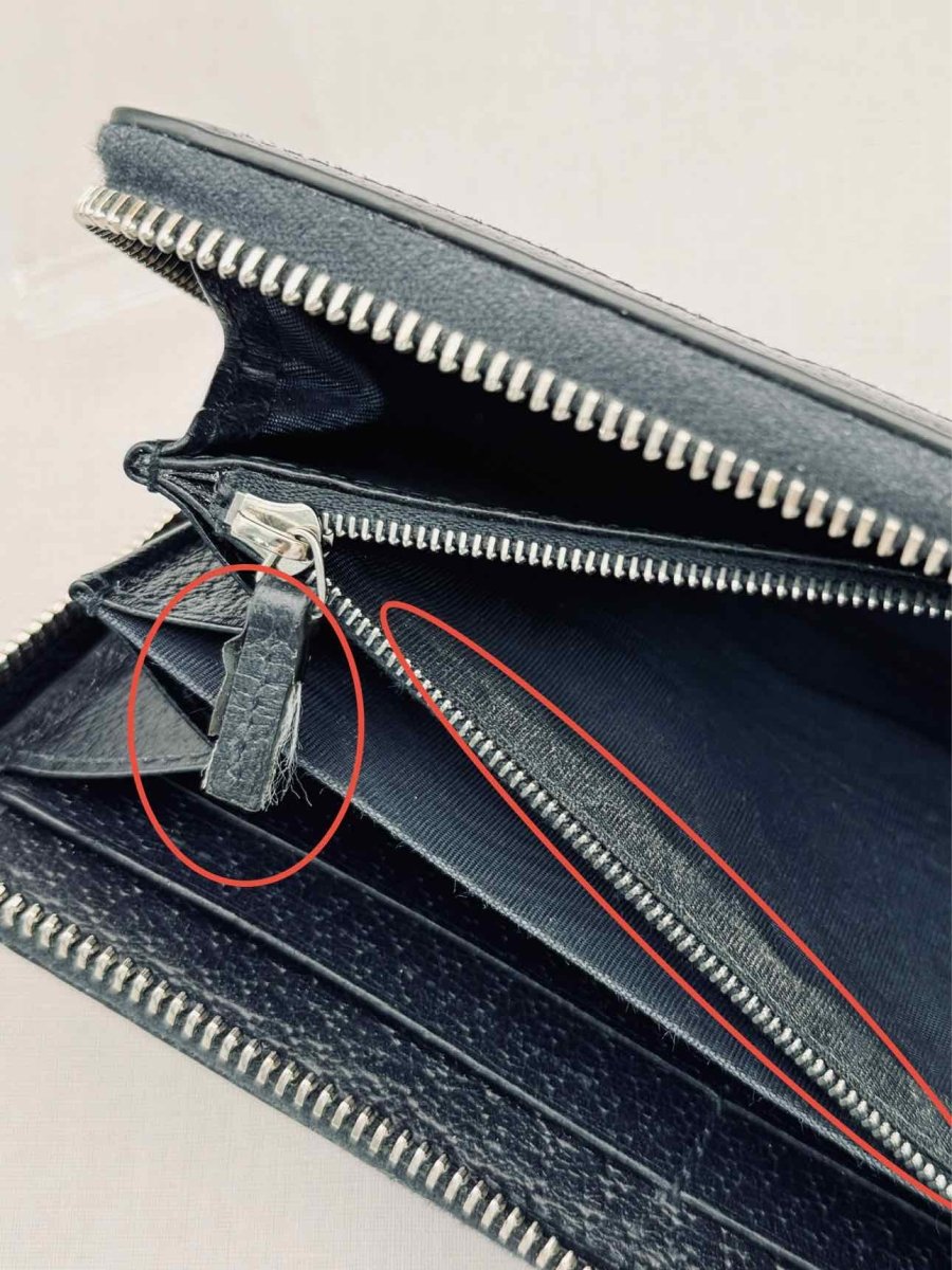 Pre-loved GUCCI Blue & Black GG Supreme Continental Wallet at Reems Closet