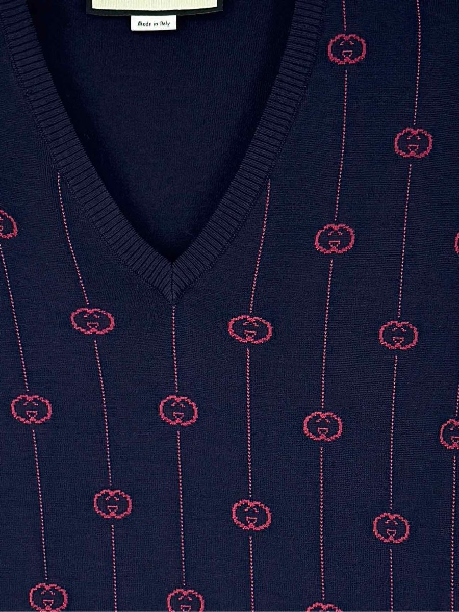 Pre - loved GUCCI Blue w/ Pink GG Logo Size XSmall Jumper at Reems Closet