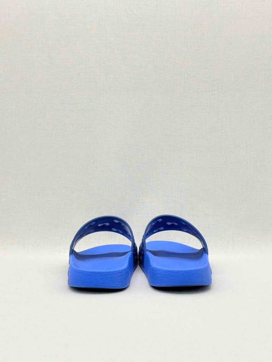 Pre-loved GUCCI GG Rubber Blue Size EU 39 Slides at Reems Closet