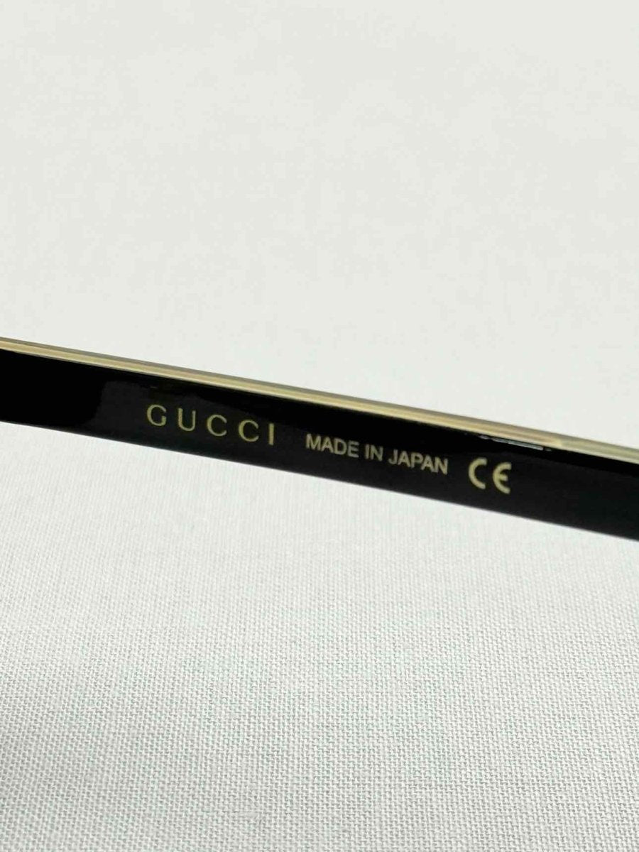 Pre - loved GUCCI Green Sunglasses at Reems Closet