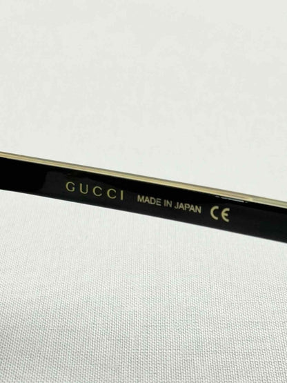 Pre - loved GUCCI Green Sunglasses at Reems Closet