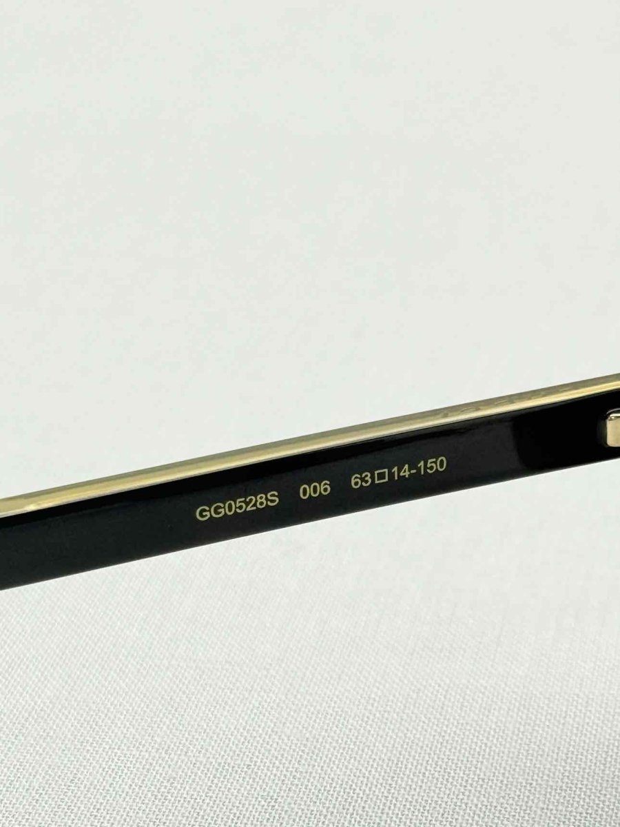 Pre - loved GUCCI Green Sunglasses at Reems Closet