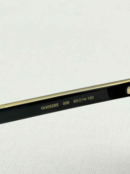 Pre - loved GUCCI Green Sunglasses at Reems Closet