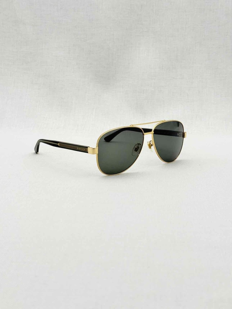 Pre - loved GUCCI Green Sunglasses at Reems Closet