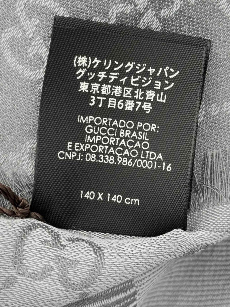 Pre - loved GUCCI Grey & White GG Scarf at Reems Closet