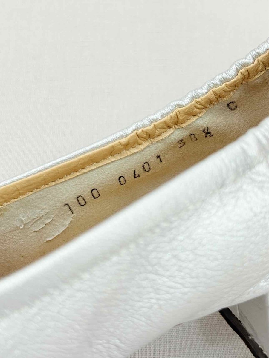 Pre - loved GUCCI Jordaan Silver Size EU 38.5 Loafers at Reems Closet