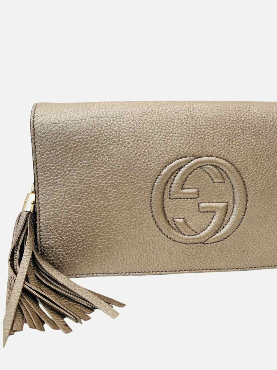 Pre - loved GUCCI Metallic Gold Clutch at Reems Closet