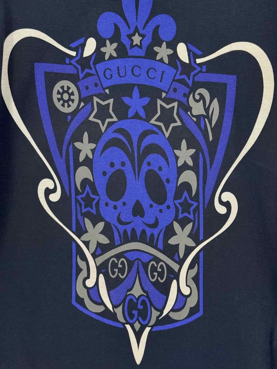 Pre - loved GUCCI Navy Blue Size Small T-shirt at Reems Closet