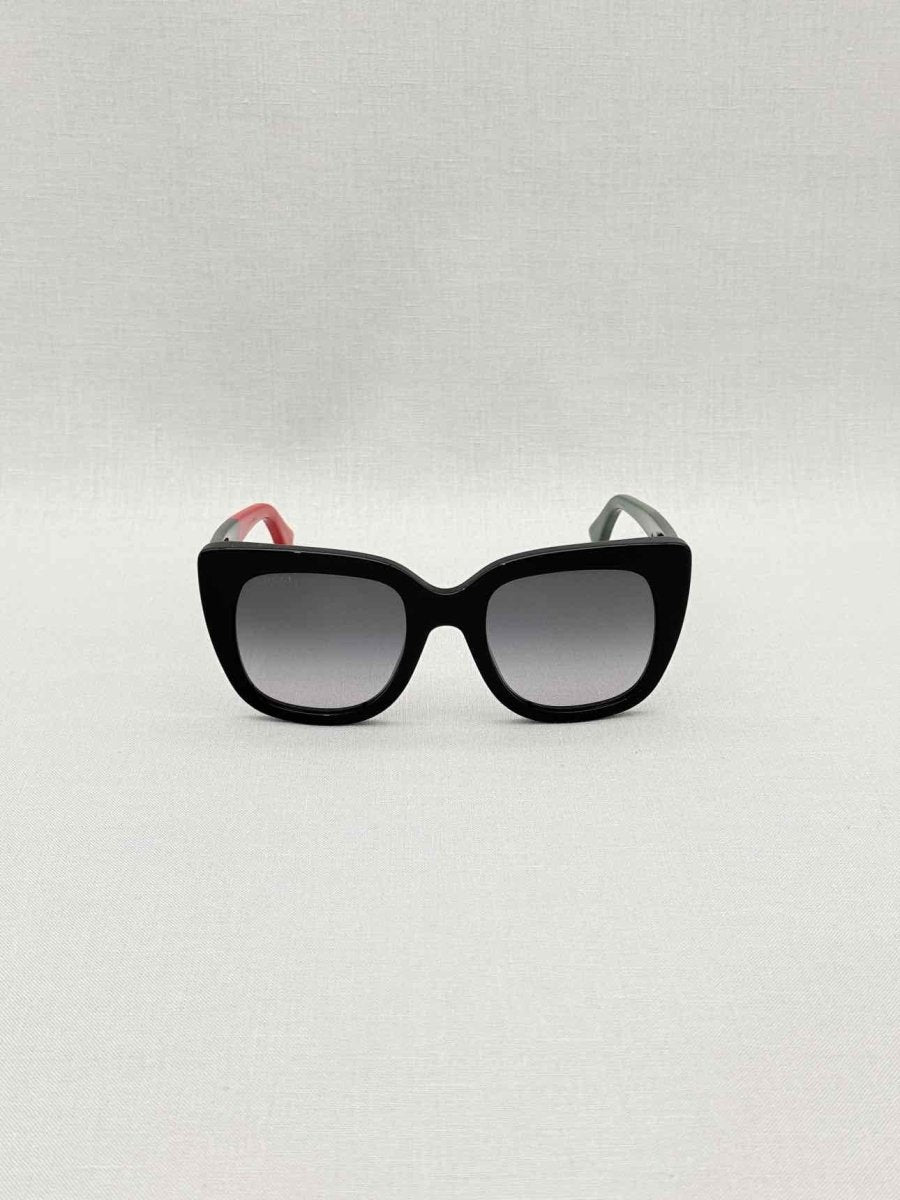 Pre-loved GUCCI Red & Green Sunglasses at Reems Closet