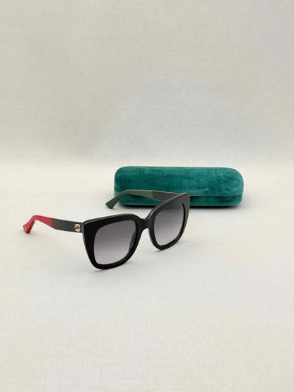 Pre-loved GUCCI Red & Green Sunglasses at Reems Closet