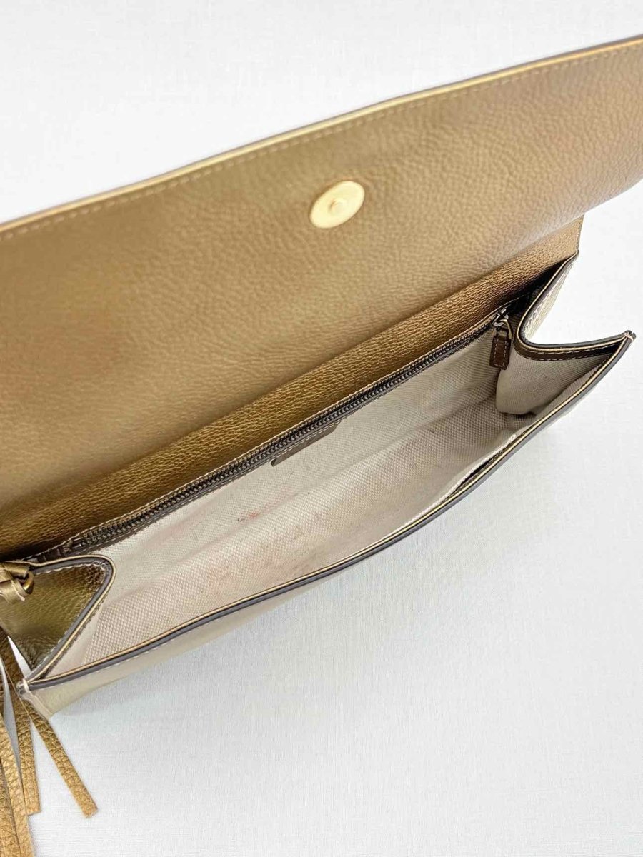 Pre - loved GUCCI Soho Disco Metallic Gold Clutch at Reems Closet